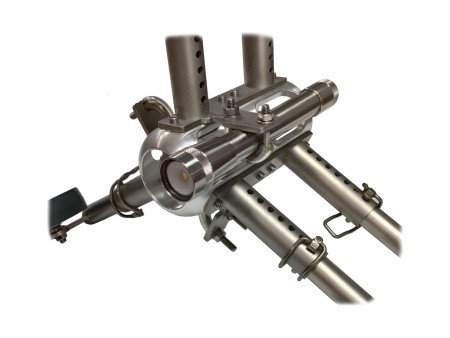 Фонарь для установки на роликовых центраторах 300-500 мм, питание от батареек АА Фонарь для установки на роликовых центраторах 300-500 мм, питание от батареек АА